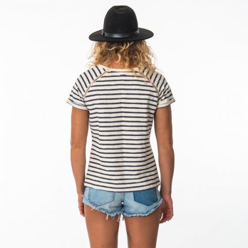 Толстовка женская Mystic Envy Sweat Off White Толстовка женская Mystic Envy Sweat Off White